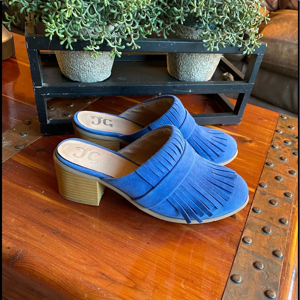 Clogs - Picture 2 of 7